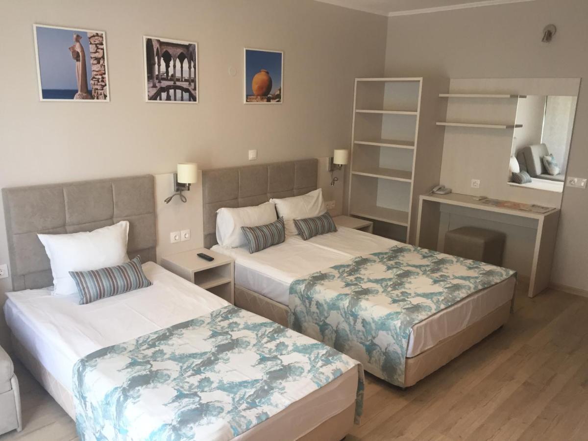 Helios Hotel Balchik Esterno foto