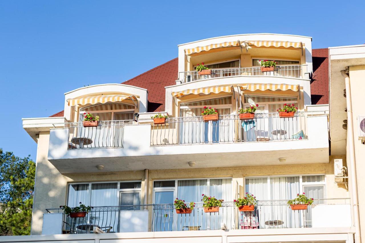 Helios Hotel Balchik Esterno foto