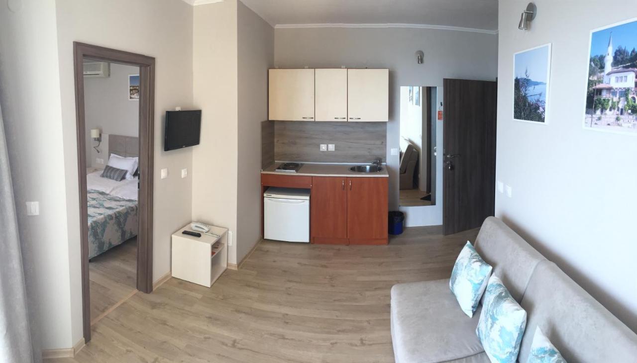 Helios Hotel Balchik Esterno foto