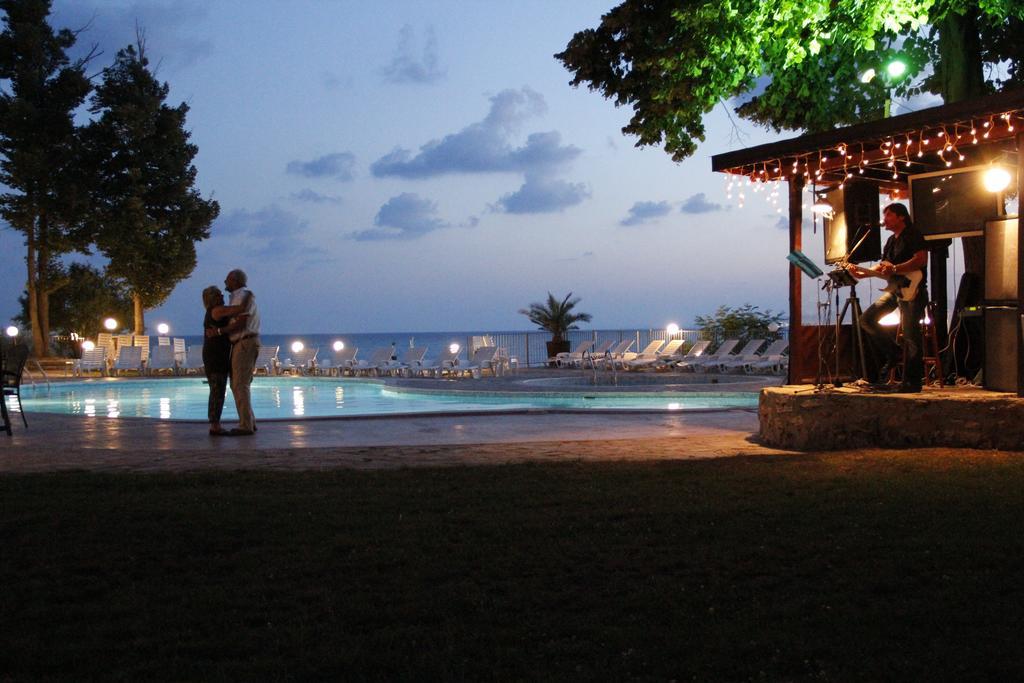 Helios Hotel Balchik Esterno foto