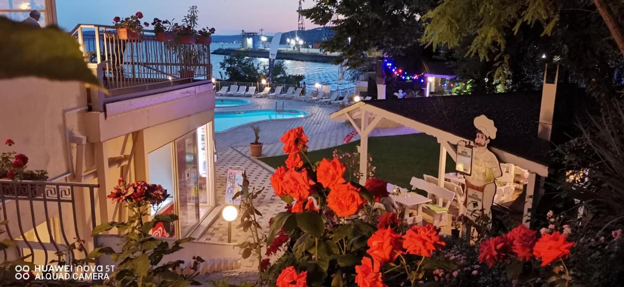 Helios Hotel Balchik Esterno foto