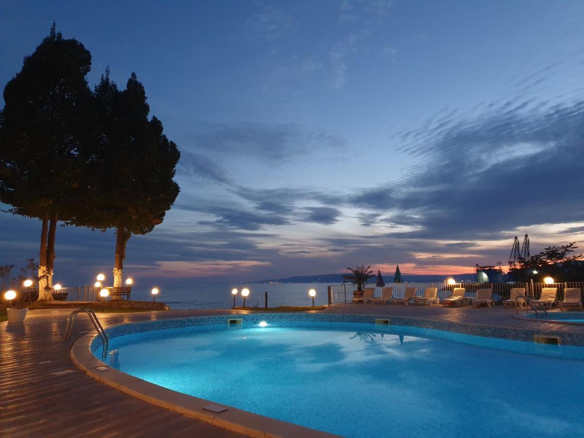 Helios Hotel Balchik Esterno foto