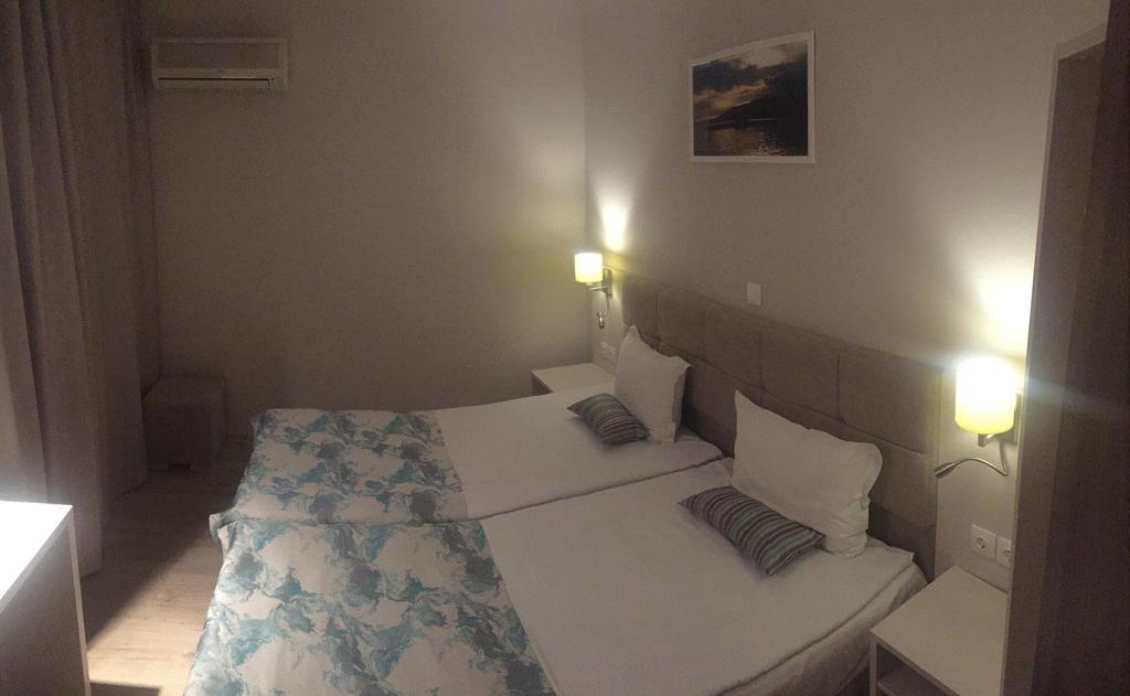 Helios Hotel Balchik Esterno foto