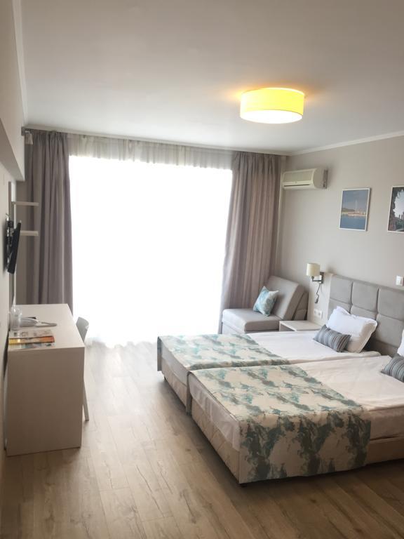 Helios Hotel Balchik Esterno foto
