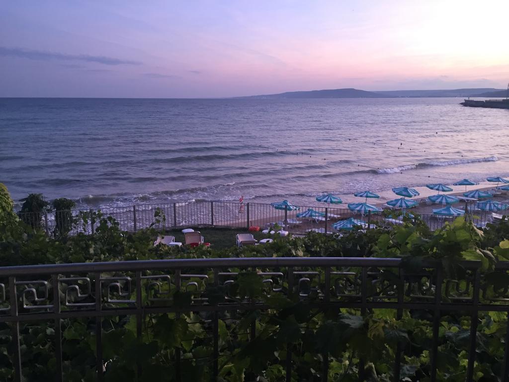 Helios Hotel Balchik Esterno foto